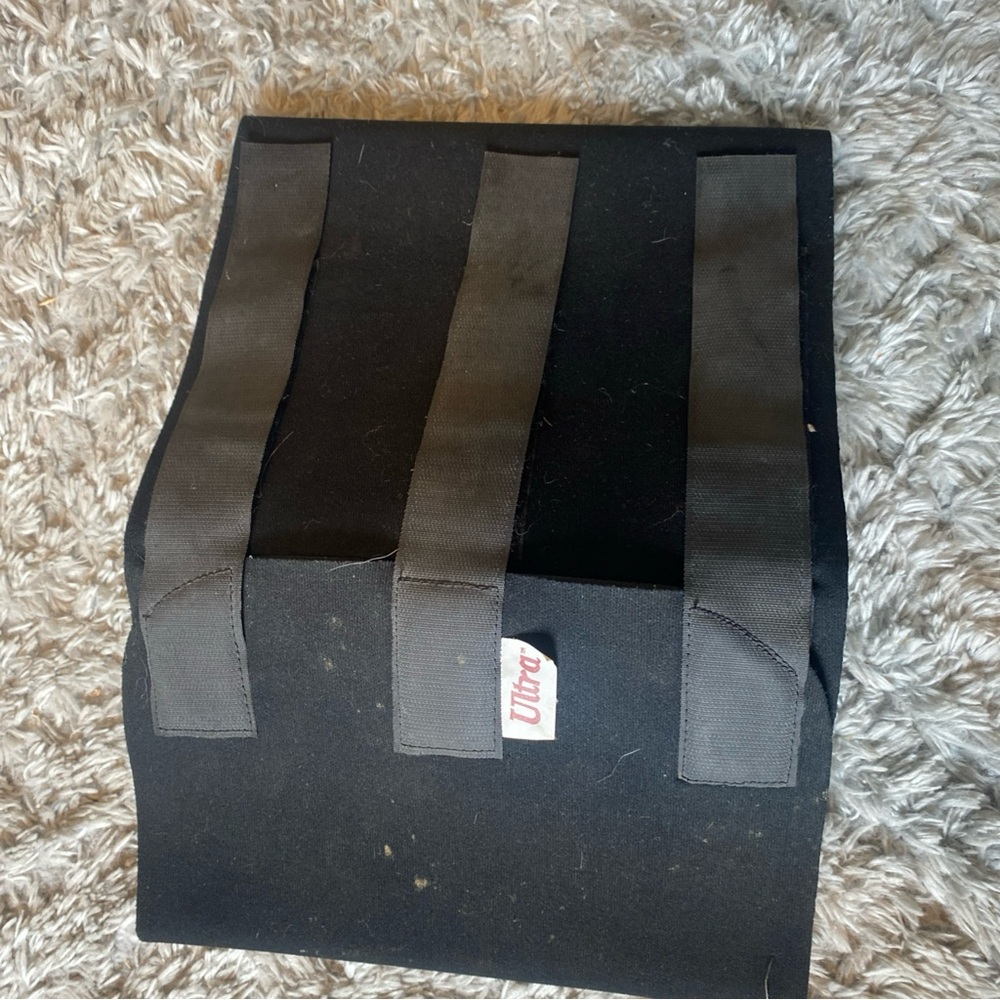 Ultra Black Horse Neck / Jowl Sweat. 10” NWT